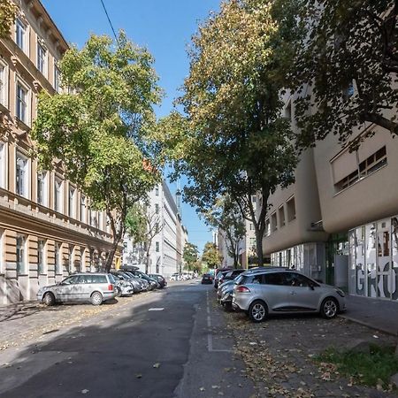 Helles, Neues Dg Apartment Mit Blick Zum Donauturm Βιέννη Εξωτερικό φωτογραφία