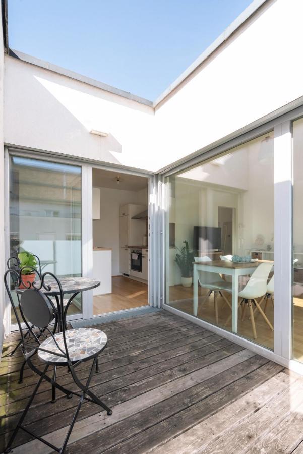 Helles, Neues Dg Apartment Mit Blick Zum Donauturm Βιέννη Εξωτερικό φωτογραφία