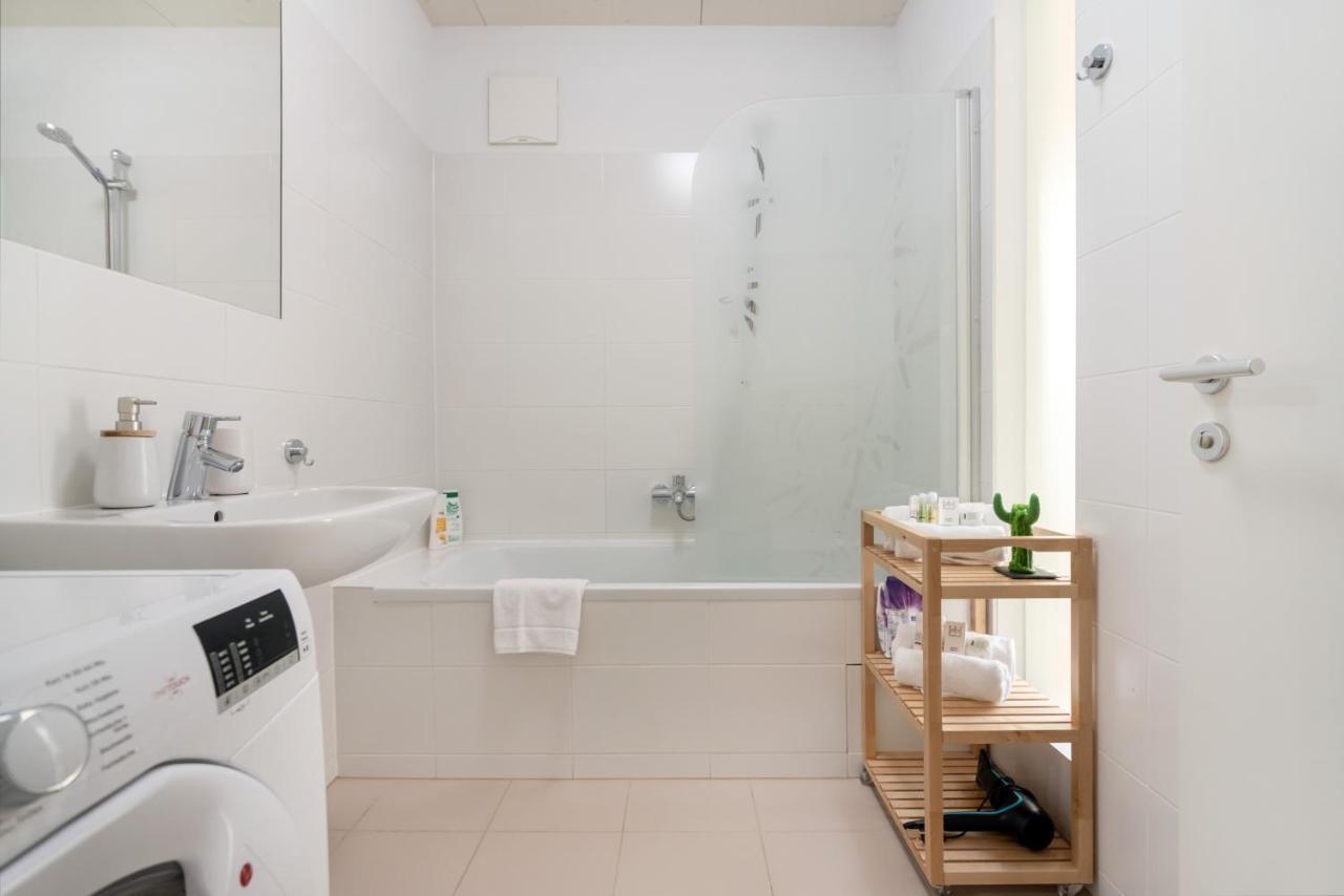 Helles, Neues Dg Apartment Mit Blick Zum Donauturm Βιέννη Εξωτερικό φωτογραφία