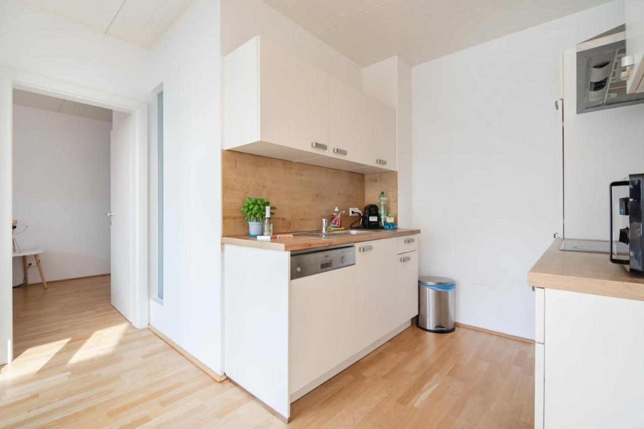 Helles, Neues Dg Apartment Mit Blick Zum Donauturm Βιέννη Εξωτερικό φωτογραφία