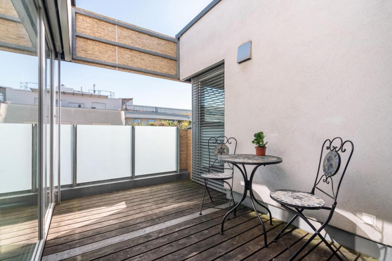 Helles, Neues Dg Apartment Mit Blick Zum Donauturm Βιέννη Εξωτερικό φωτογραφία