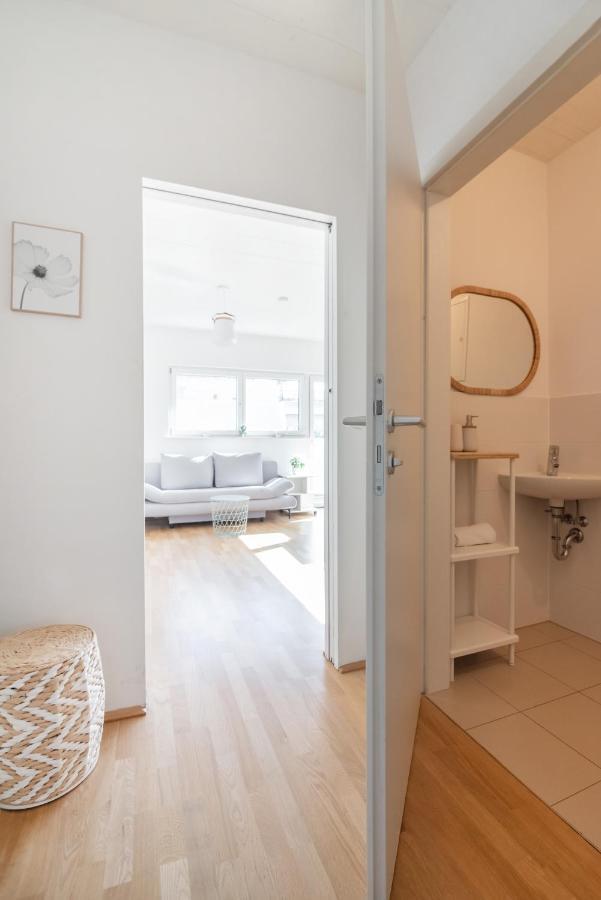 Helles, Neues Dg Apartment Mit Blick Zum Donauturm Βιέννη Εξωτερικό φωτογραφία